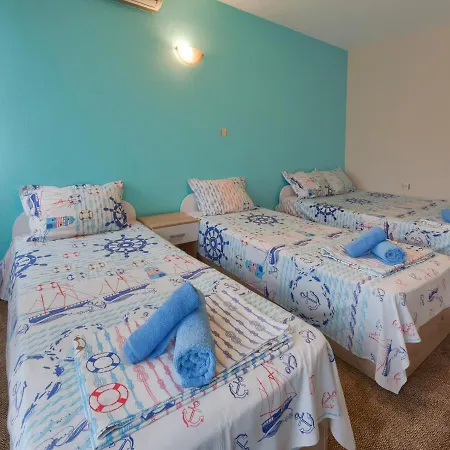 Kazlarov بيت ضيافة *