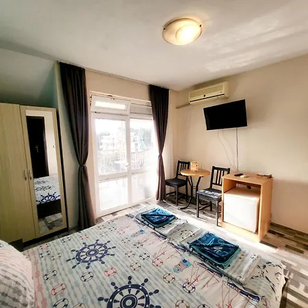 Kazlarov Casa de hóspedes *