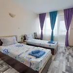 بيت ضيافة Kazlarov