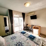 Kazlarov بيت ضيافة *