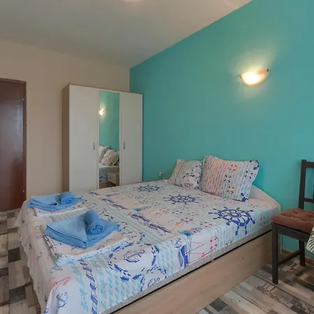 Kazlarov 게스트하우스 *