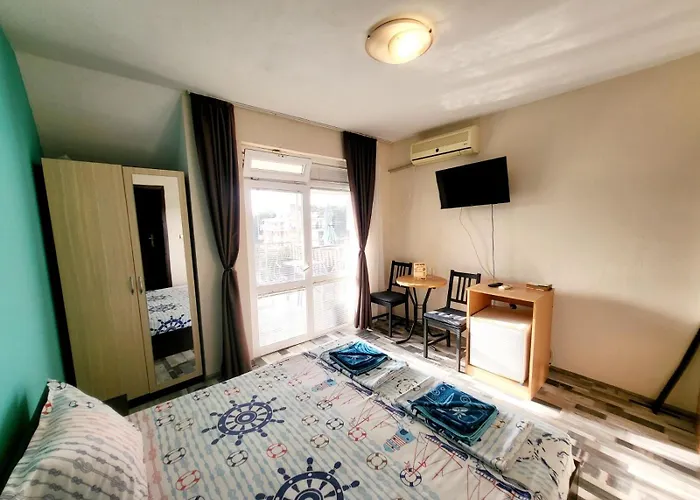 Kazlarov Casa de hóspedes *